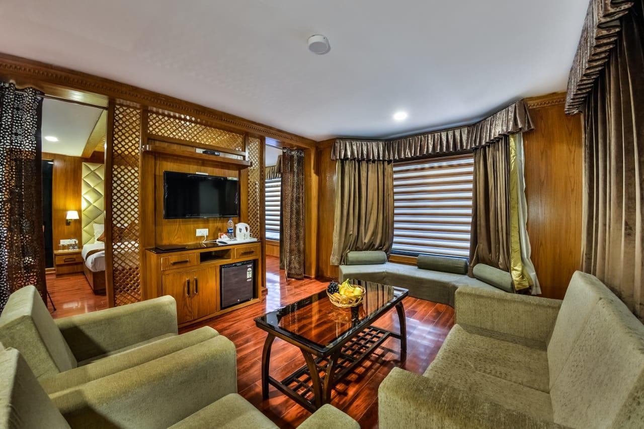 Hotel Royal Hillton Pahalgām Extérieur photo
